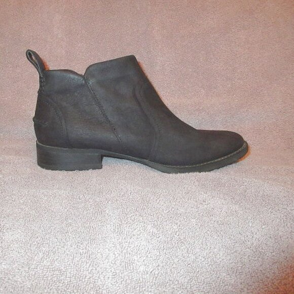 UGG Aureo II Suede Ankle Boots Size 7 Waterproof Side Zip Comfort Heel Black - Picture 4 of 11
